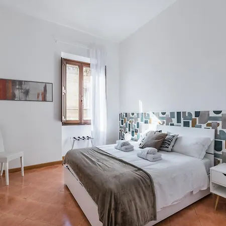 The Rent - Four-room A Few Steps From The Trevi Fountain Διαμέρισμα *