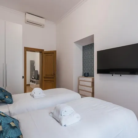 The Rent - Four-room A Few Steps From The Trevi Fountain Διαμέρισμα